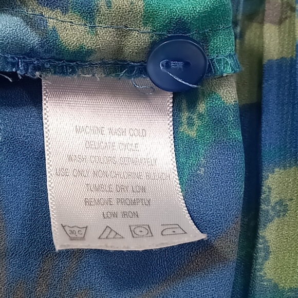 Only Necessities Pleated Semi-Sheer Button Up Blouse Size 1X - Picture 10 of 11